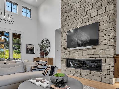Cultured Stone - Sculpted Ashlar Silver Shore
