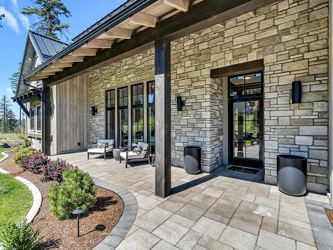 Cultured Stone - Sculpted Ashlar Silver Shore