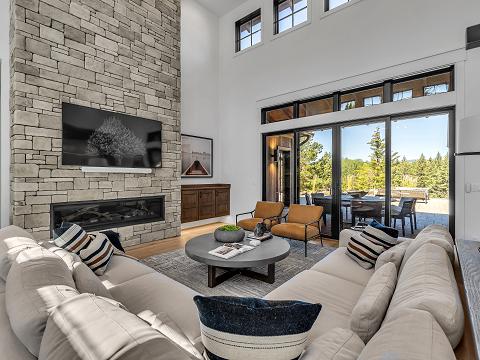 Cultured Stone - Sculpted Ashlar Silver Shore