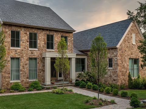 Old World Stone Veneer - Rustic Ashlar Granite Falls