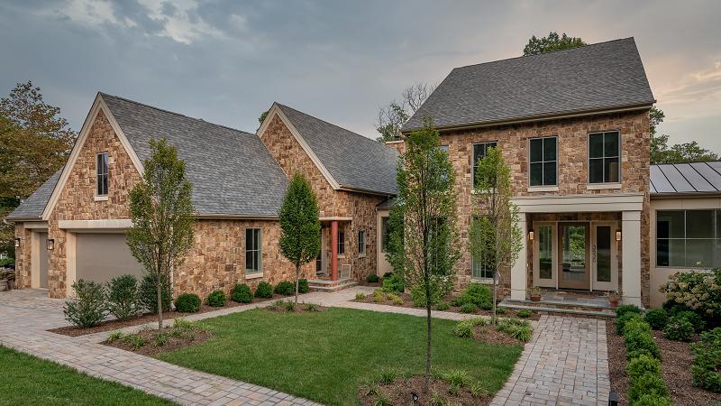 Old World Stone Veneer - Rustic Ashlar Granite Falls