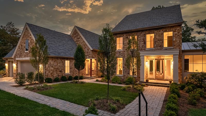 Old World Stone Veneer - Rustic Ashlar Granite Falls