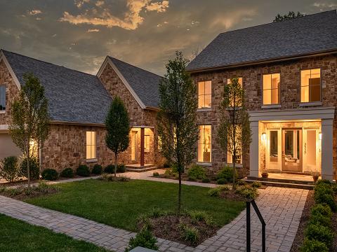 Old World Stone Veneer - Rustic Ashlar Granite Falls