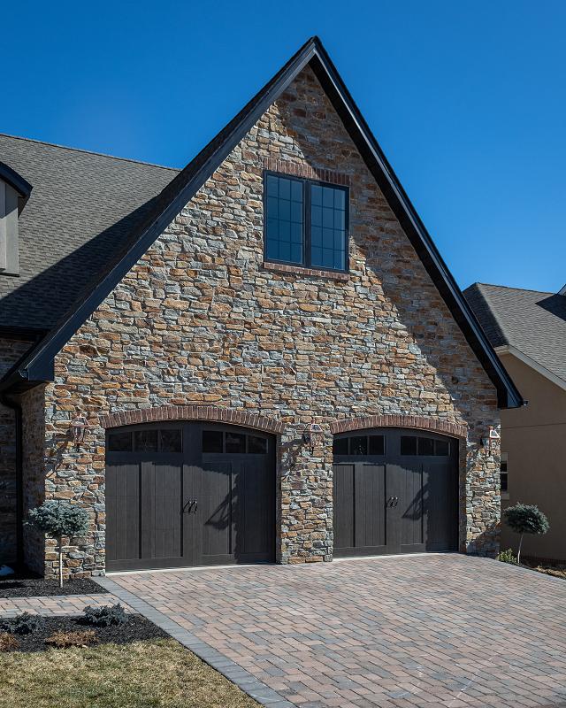 Old World Stone Veneer - Ledgestone Woodbridge
