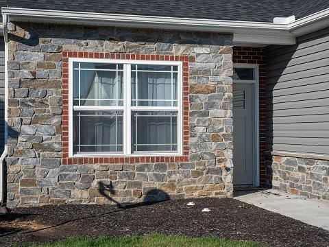 Old World Stone Veneer - Ledgestone Cortland